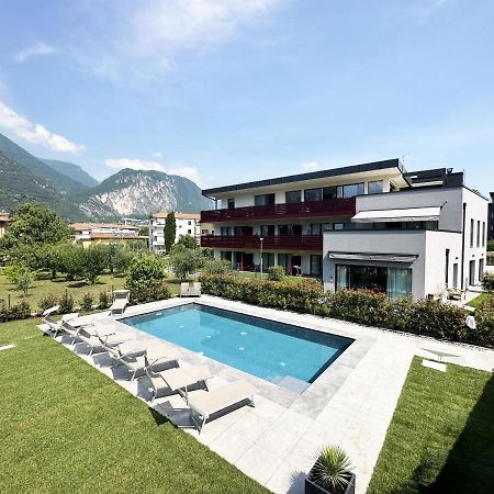 Residence Zangirolami - Luxury Garden And Balcony Apartments Riva del Garda Kültér fotó