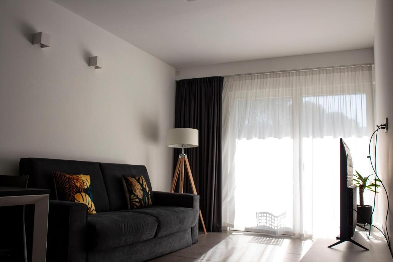Residence Zangirolami - Luxury Garden And Balcony Apartments Riva del Garda Kültér fotó