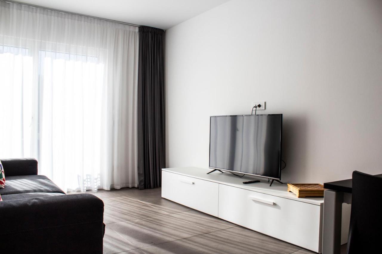 Residence Zangirolami - Luxury Garden And Balcony Apartments Riva del Garda Kültér fotó