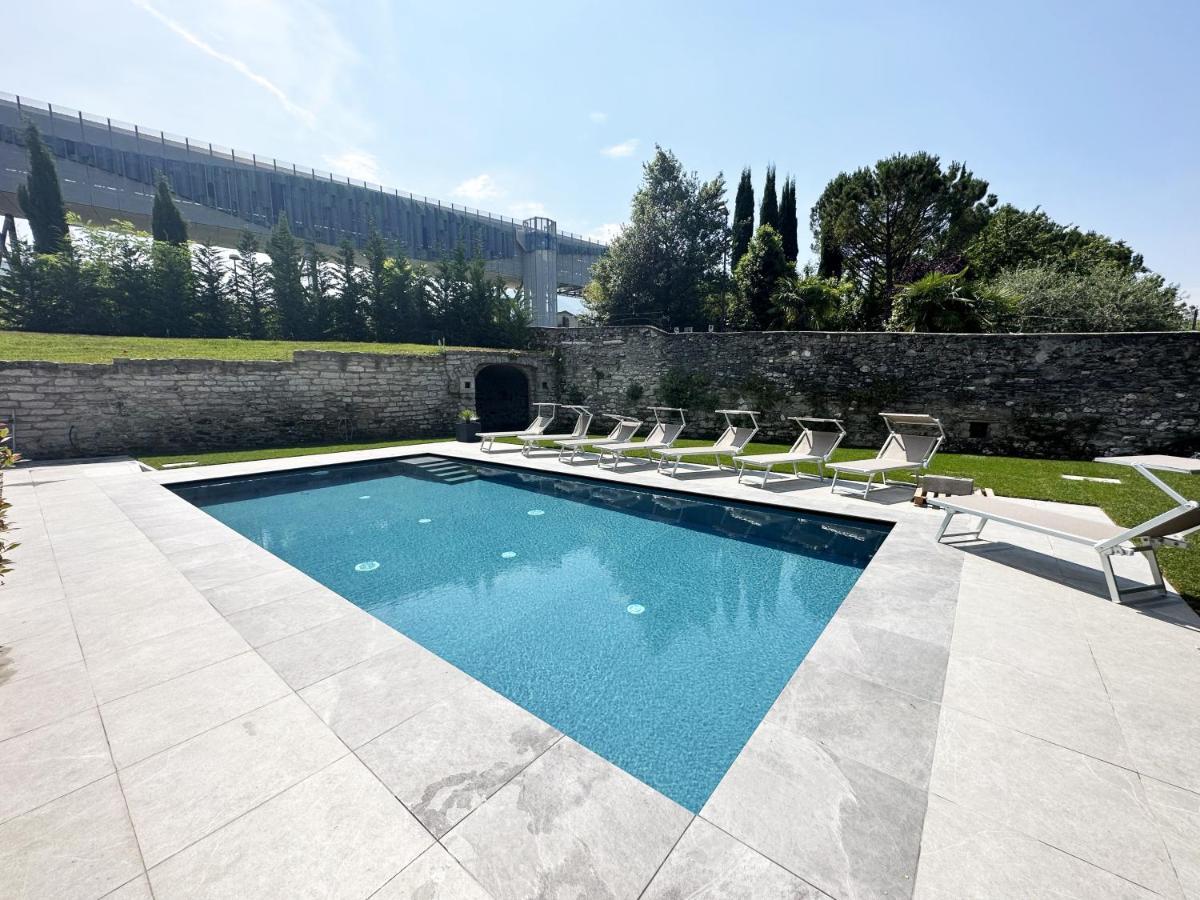 Residence Zangirolami - Luxury Garden And Balcony Apartments Riva del Garda Kültér fotó
